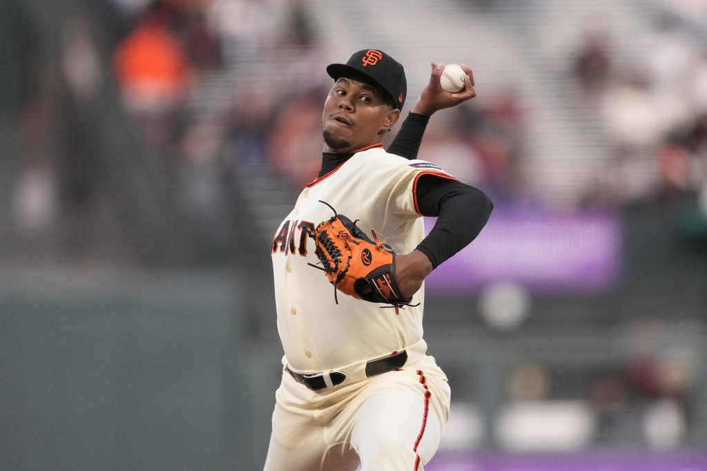San Francisco Giants pitcher Yunior Marte throws against the Arizona Diamondbacks during the first inning of the second baseball game of a doubleheader, Saturday, Aug. 29, 2026, in San Francisco. (AP Photo/Jeff Chiu)