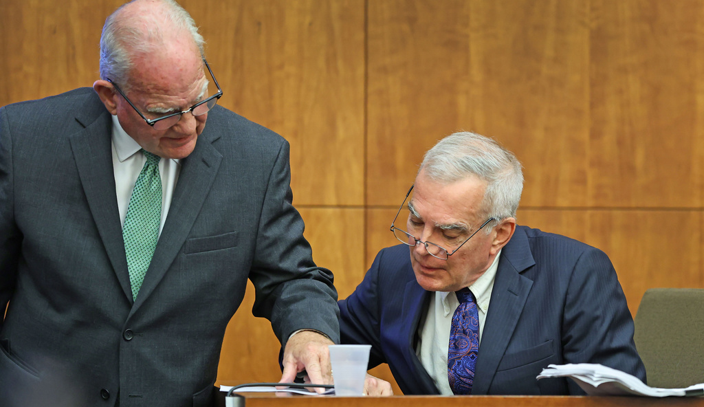 Defense attorney Kevin Reddington questions Dr. Gregory Saathoff, a rebuttal witness for the state, during the Lindsay Clancy murder trial at Plymouth Superior Court in Plymouth, Mass. on Wednesday, August 26, 2026. (Greg Derr/The Patriot Ledger via AP, Pool)