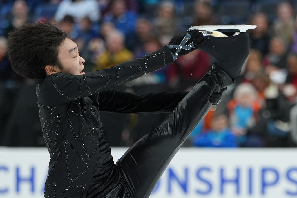 Ken Mikawa competes during the men's short program at the U.S. Figure Skating Championships, Thursday, Jan. 8, 2026, in St. Louis. (AP Photo/Stephanie Scarbrough)