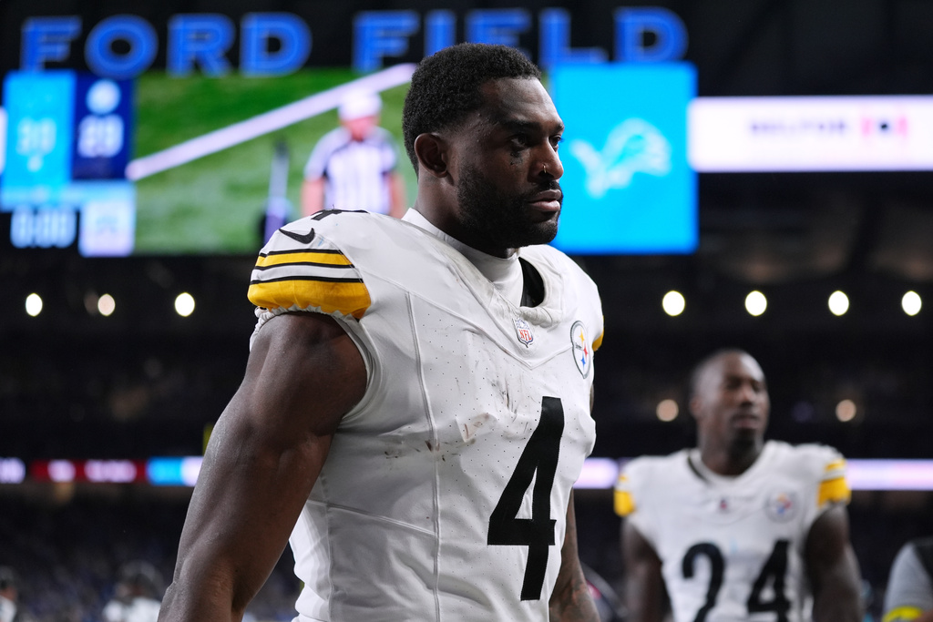 Pittsburgh Steelers' DK Metcalf walks off the field after an NFL football game against the Detroit Lions, Sunday, Dec. 21, 2025, in Detroit. (AP Photo/Ryan Sun)