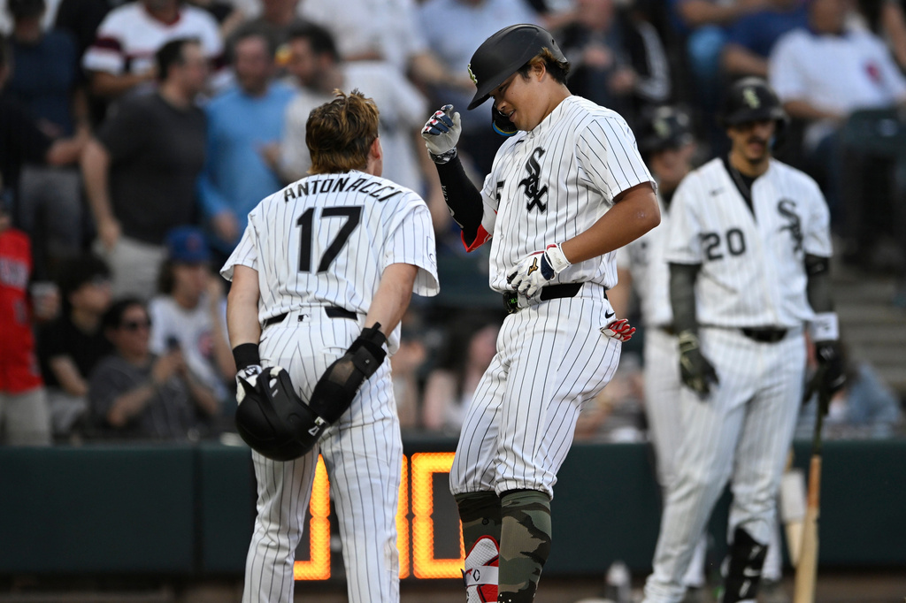 Chicago White Sox's Munetaka Murakami celebrates with teammate Sam Antonacci (17) at home plate after hitting a two-run home run during the fifth inning of a baseball game against the Chicago Cubs in Chicago, Saturday, May 16, 2026. (AP Photo/Paul Beaty)