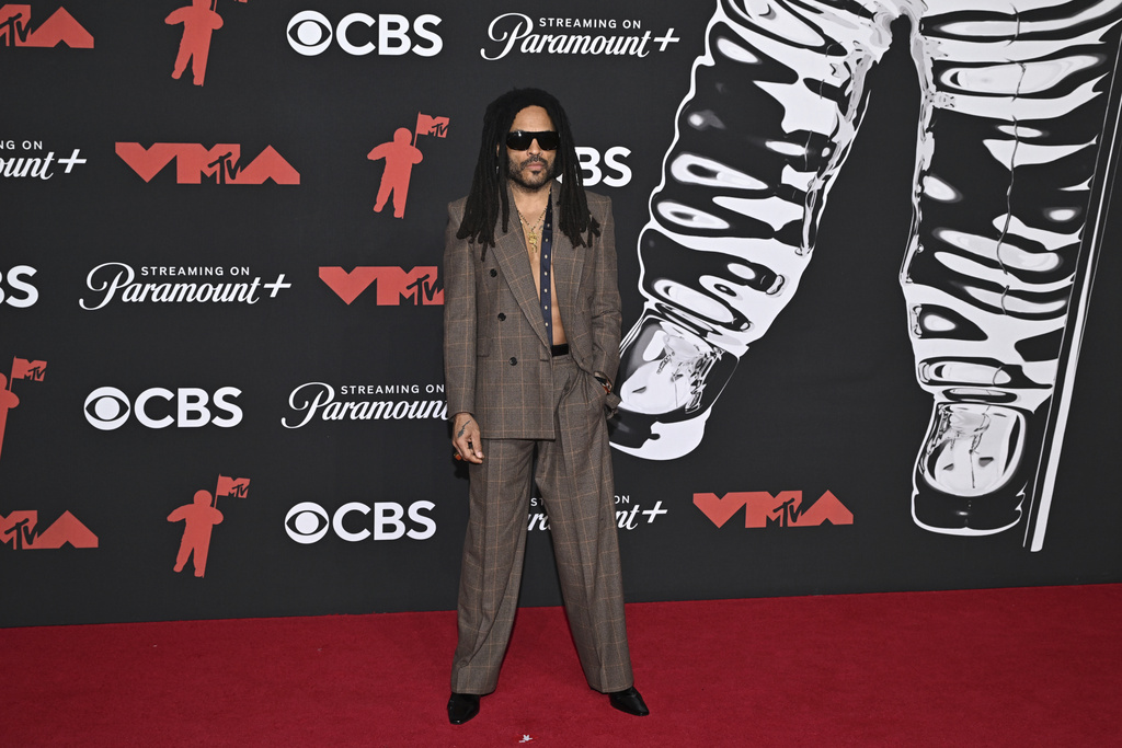 Lenny Kravitz arrives at the MTV Video Music Awards on Sunday, Sept. 7, 2025, at UBS Arena in Elmont, N.Y. (Photo by Evan Agostini/Invision/AP)