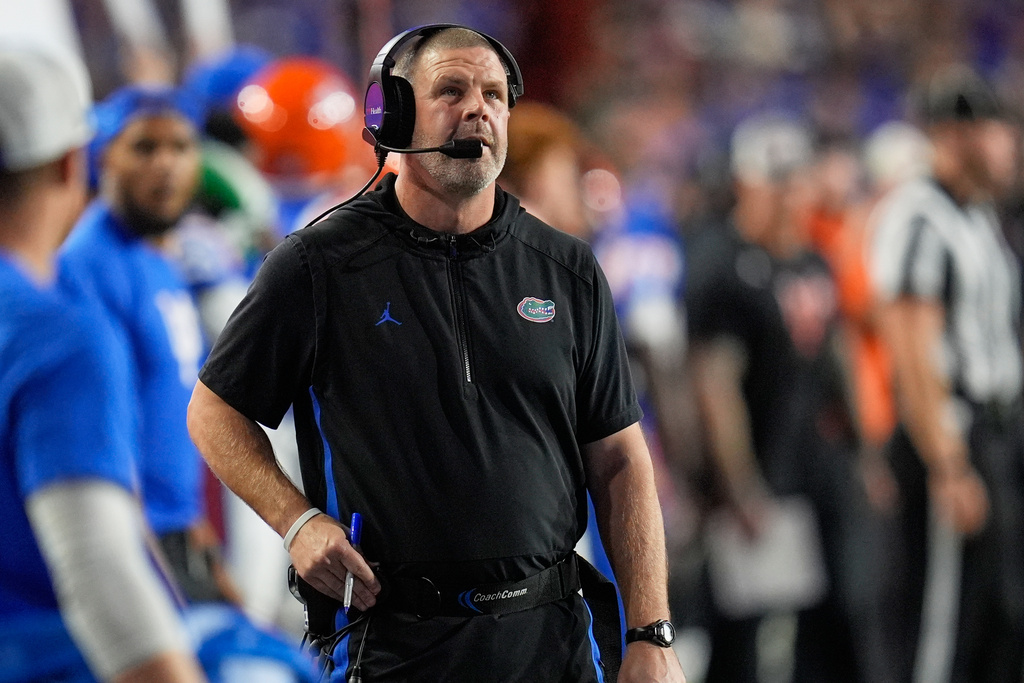 Florida head coach Billy Napier paces the sideline during the second half of an NCAA college football game against Mississippi State, Thursday, Sept. 18, 2025, in Gainesville, Fla. (AP Photo/John Raoux)