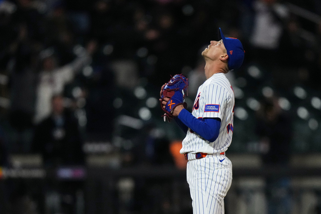 New York Mets pitcher Luke Weaver reacts after a baseball game against the Minnesota Twins Wednesday, April 22, 2026, in New York. (AP Photo/Frank Franklin II)