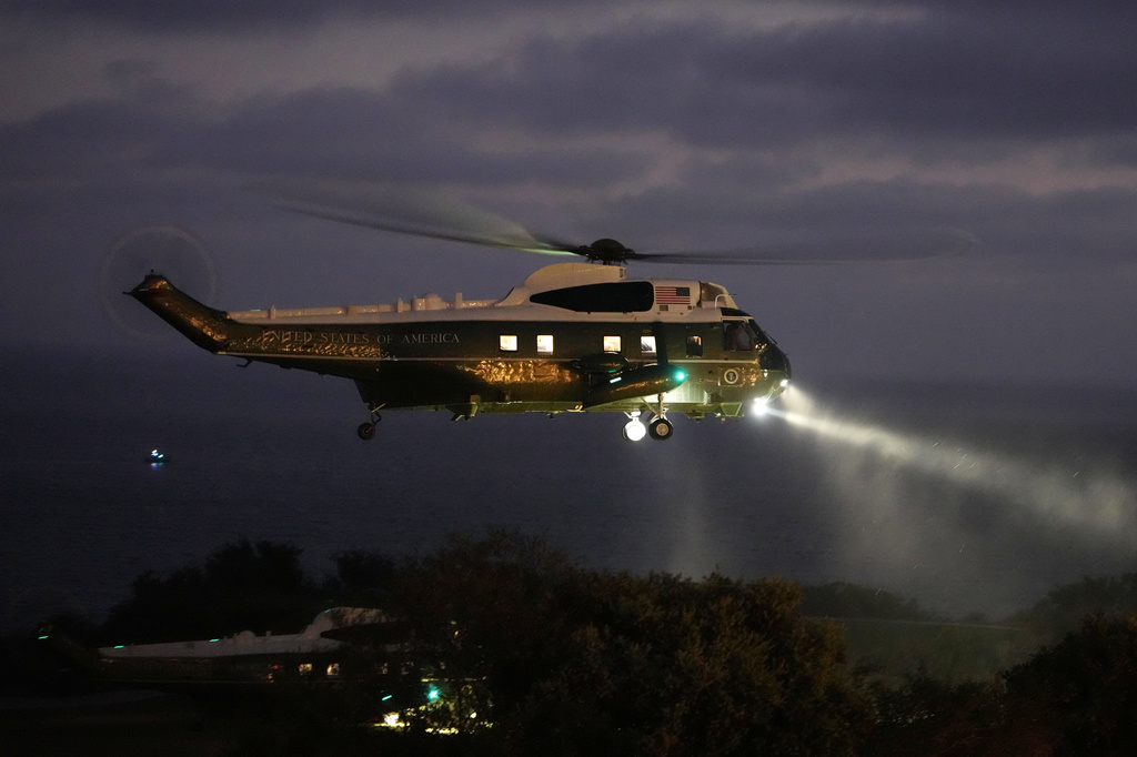 Marine One, with President Donald Trump onboard, lifts off near Trump National Golf Club Los Angeles, Tuesday, Aug. 4, 2026, in Rancho Palos Verdes, Calif. (AP Photo/Mark Schiefelbein)