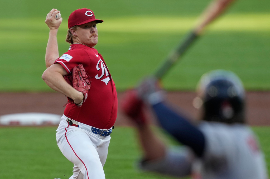 Cincinnati Reds pitcher Andrew Abbott throws during the second inning of a baseball game between against the St. Louis Cardinals, Tuesday, Aug. 18, 2026. (AP Photo/Carolyn Kaster)