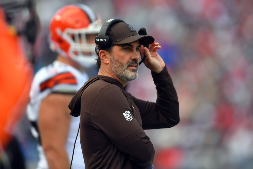 Cleveland Browns head coach Kevin Stefanski watches from the sideline in the first half of an NFL football game against the New England Patriots on Sunday, Oct. 26, 2025, in Foxborough, Mass. (AP Photo/Steven Senne)