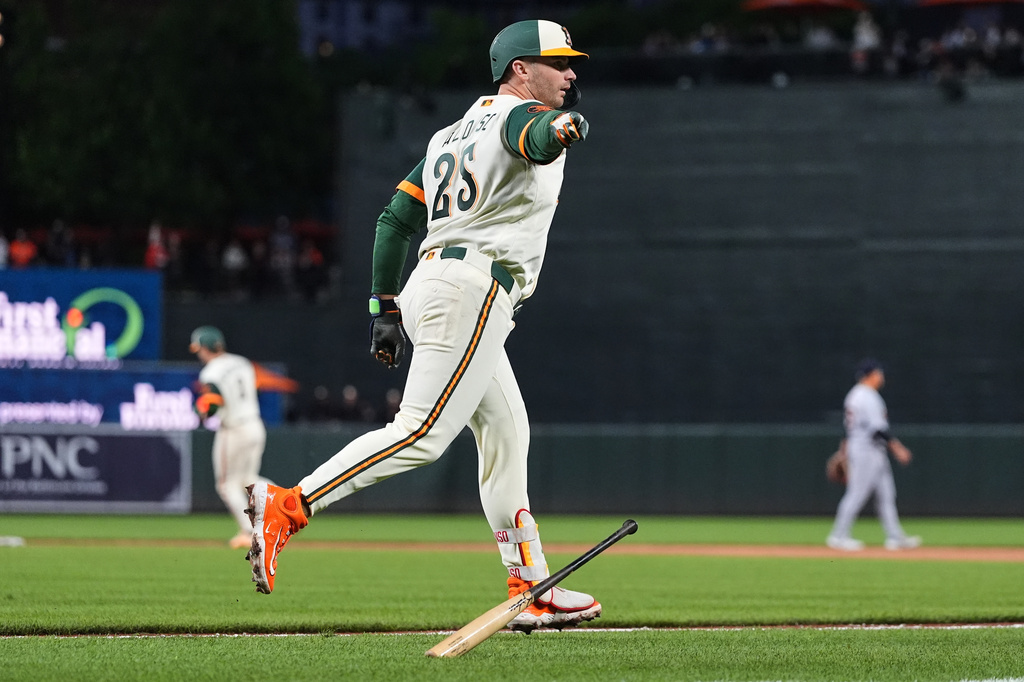 Baltimore Orioles' Pete Alonso (25) celebrates after hitting a three-run home run during the third inning of a baseball game against the Detroit Tigers, Friday, May 22, 2026, in Baltimore. (AP Photo/Stephanie Scarbrough)