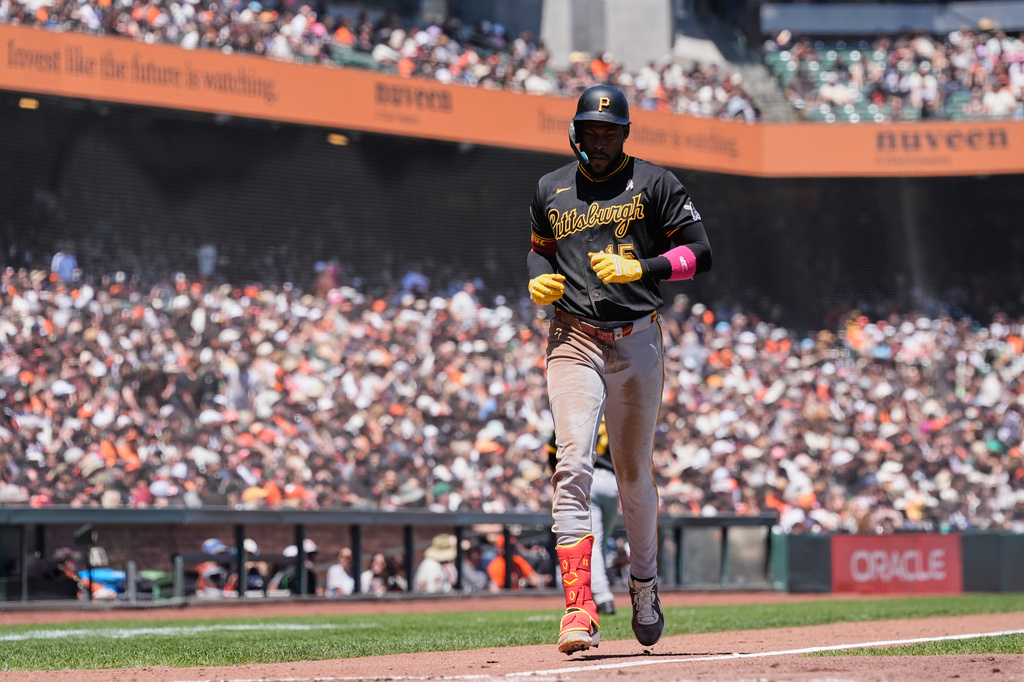 Pittsburgh Pirates' Oneil Cruz runs the bases after hitting a solo home run during the fifth inning of a baseball game against the San Francisco Giants, Sunday, May 10, 2026, in San Francisco. (AP Photo/Godofredo A. Vásquez)